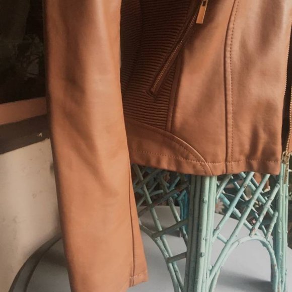 NEW G by GUESS Women Leather Moto Jacket Removeable Hood - Picture 7 of 13